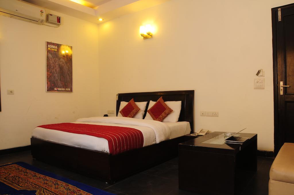 Airport Hotel Daya Capitol New Delhi Room photo
